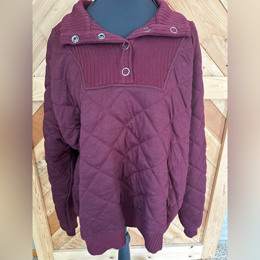 Quilted Pullover Hoodie Sweatshirt - Burgundy